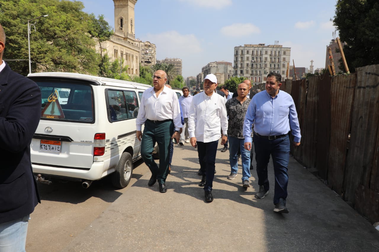 تواجد محافظ القاهرة خلال إزالة الإشغالات