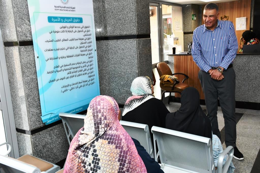 المحافظ مع المواطنين