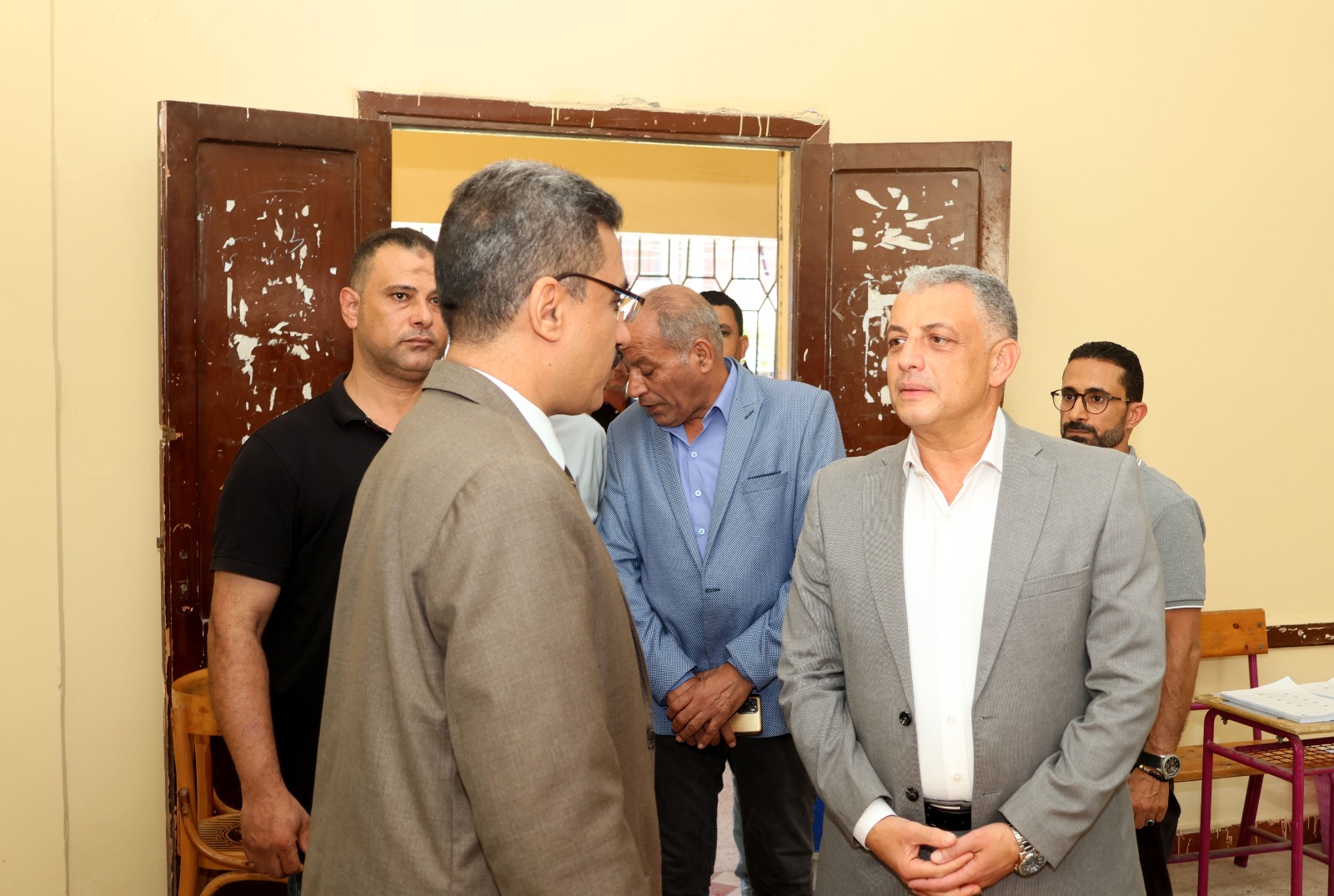 جانب من جولة المحافظ (3)