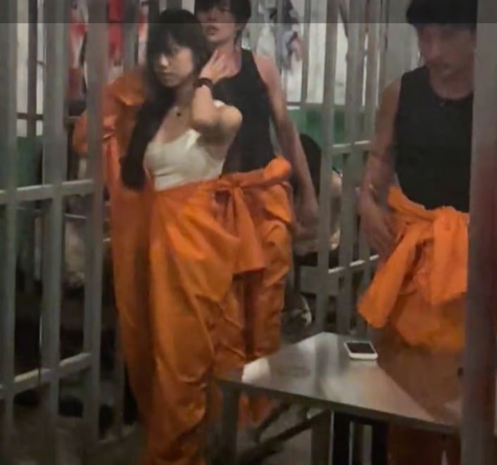 رواد المقهى