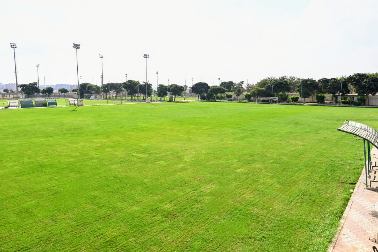 تجديد ملاعب المقاولون العرب