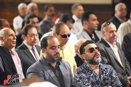 المشيعيين في جنازة الإعلامي عاطف كامل (4)