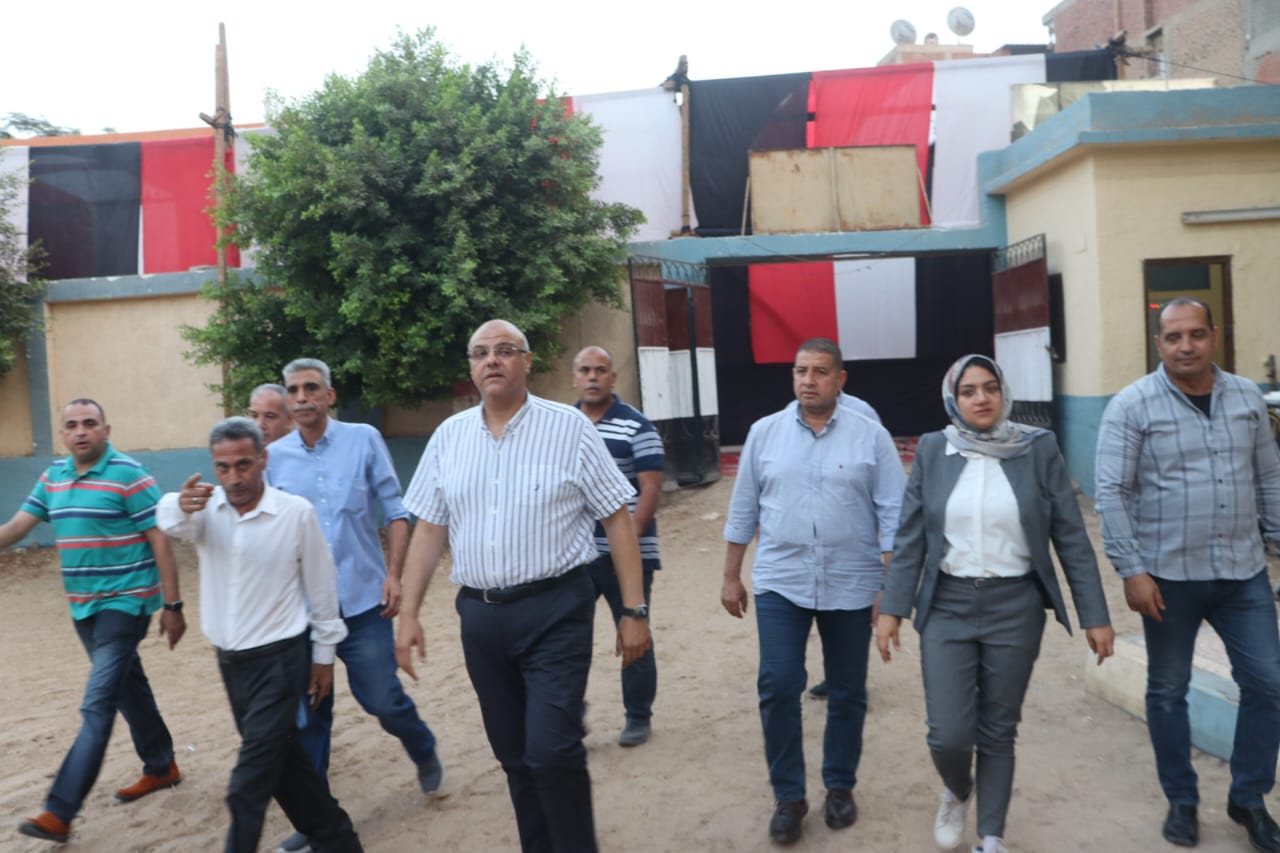 المحافظ يتفقد اللجان