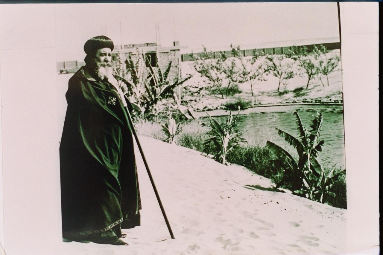 البابا شنودة في أحد الأديرة