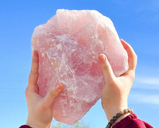 طاقة حجر أغسطس