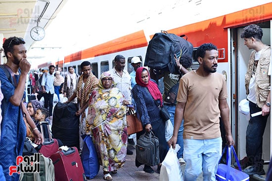 مغادرة السودانيين  (7)