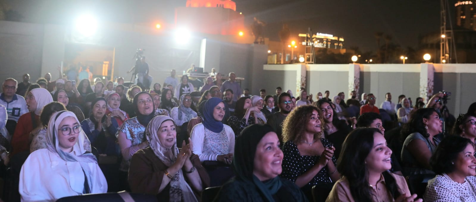 جمهور حفل على الالفي