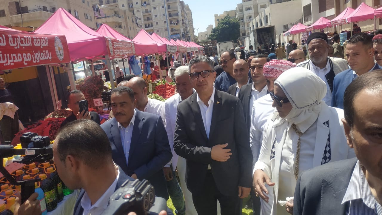 وزير التموين ومحافظ مطروح وزير التموين ومحافظ مطروح