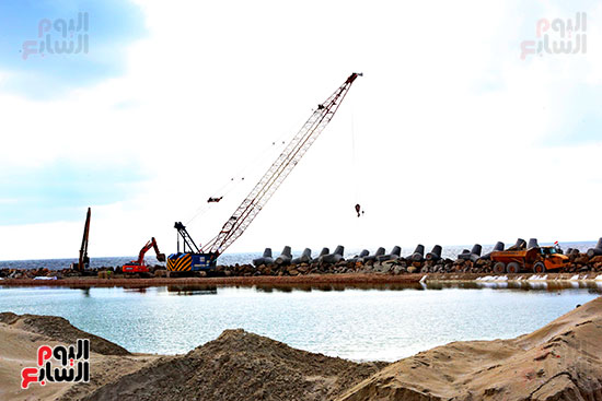 مشروع إنشاء حواجز الأمواج بميناء الإسكندرية