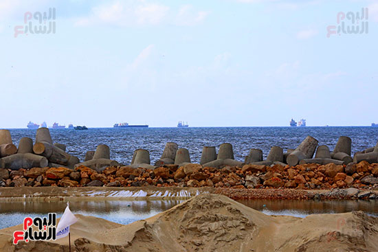 مشروع إنشاء حواجز الأمواج