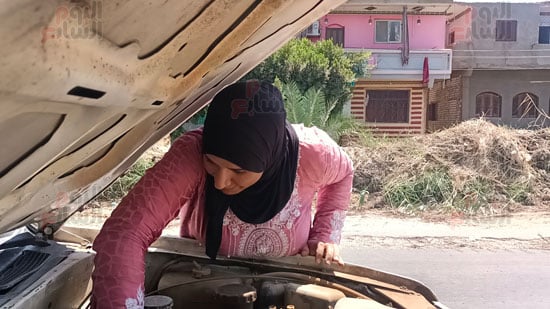 نورا-تصلح-سياراتها نورا-تصلح-سياراتها
