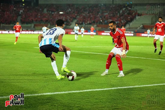 جانب من لقاء الأهلى وبيراميدز فى الدورى المصرى جانب من لقاء الأهلى وبيراميدز فى الدورى المصرى