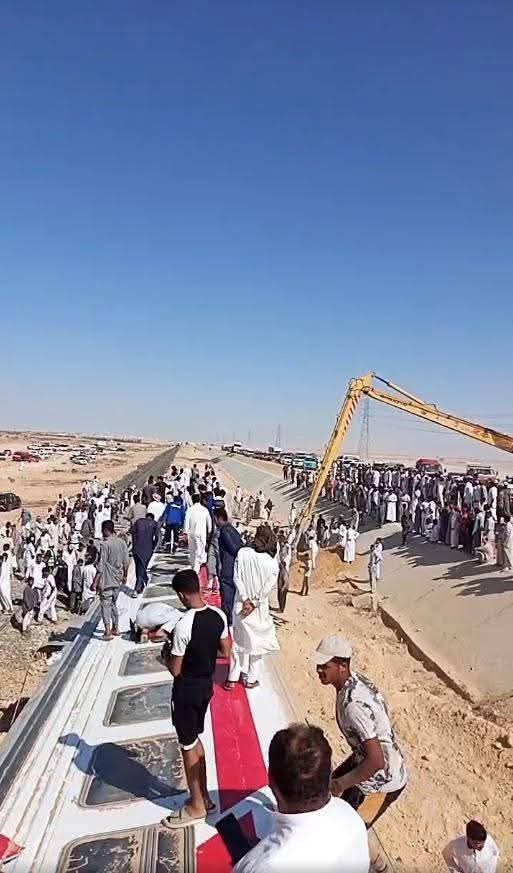 جانب من حادث اقلاب القطار