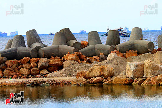 حواجز الأمواج فى ميناء الإسكندرية