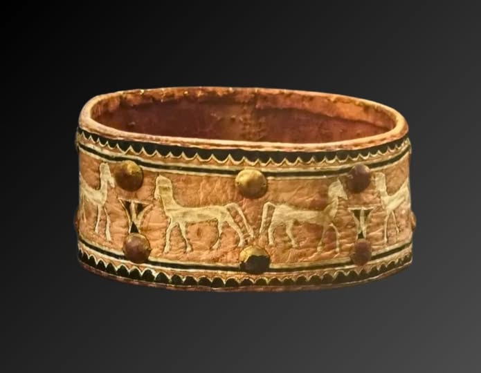 أطواق الكلاب في مصر القديمة