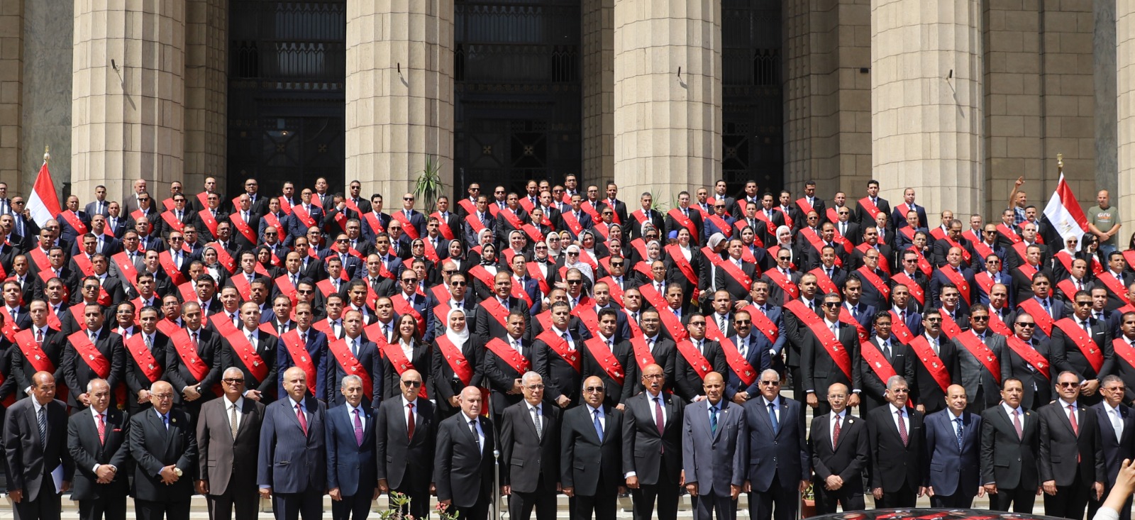 رئيس محكمة النقض ووزير العدل يشهدان أداء 224 قاضيا لليمين رئيس محكمة النقض ووزير العدل يشهدان أداء 224 قاضيا لليمين