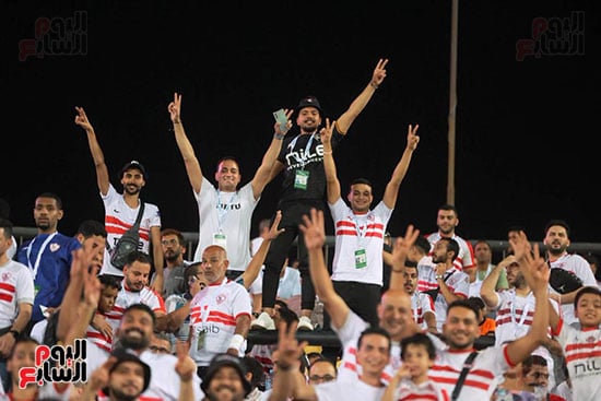 جانب من الحضور الجماهيري جانب من الحضور الجماهيري
