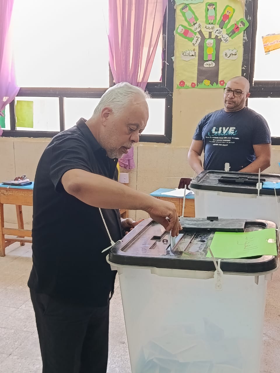 أشرف زكي في الانتخابات
