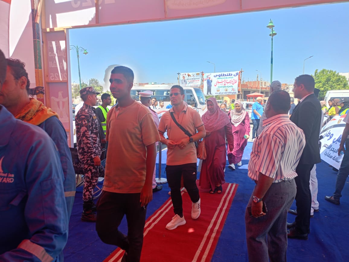 توافد المواطنين على لجان غارب 