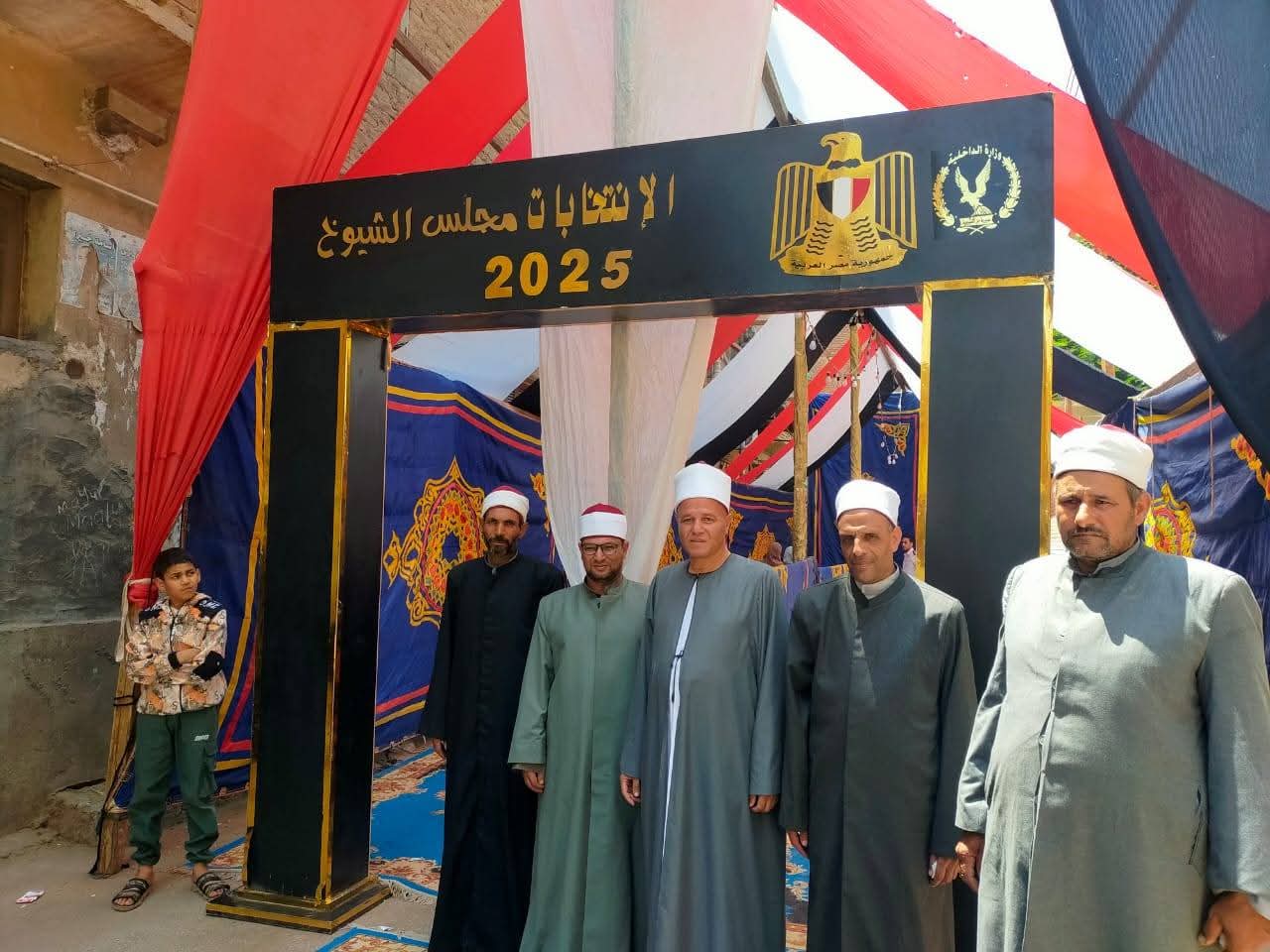 وفد أوقاف القليوبية يدلون بأصواتهم باللجان في القليوبية