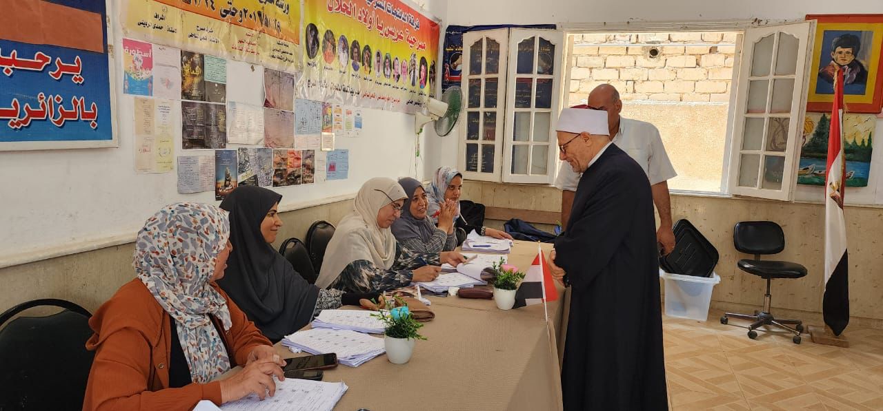 قيادات حزب الجبهة الوطنية يدلون بأصواتهم في انتخابات مجلس الشيوخ (3)