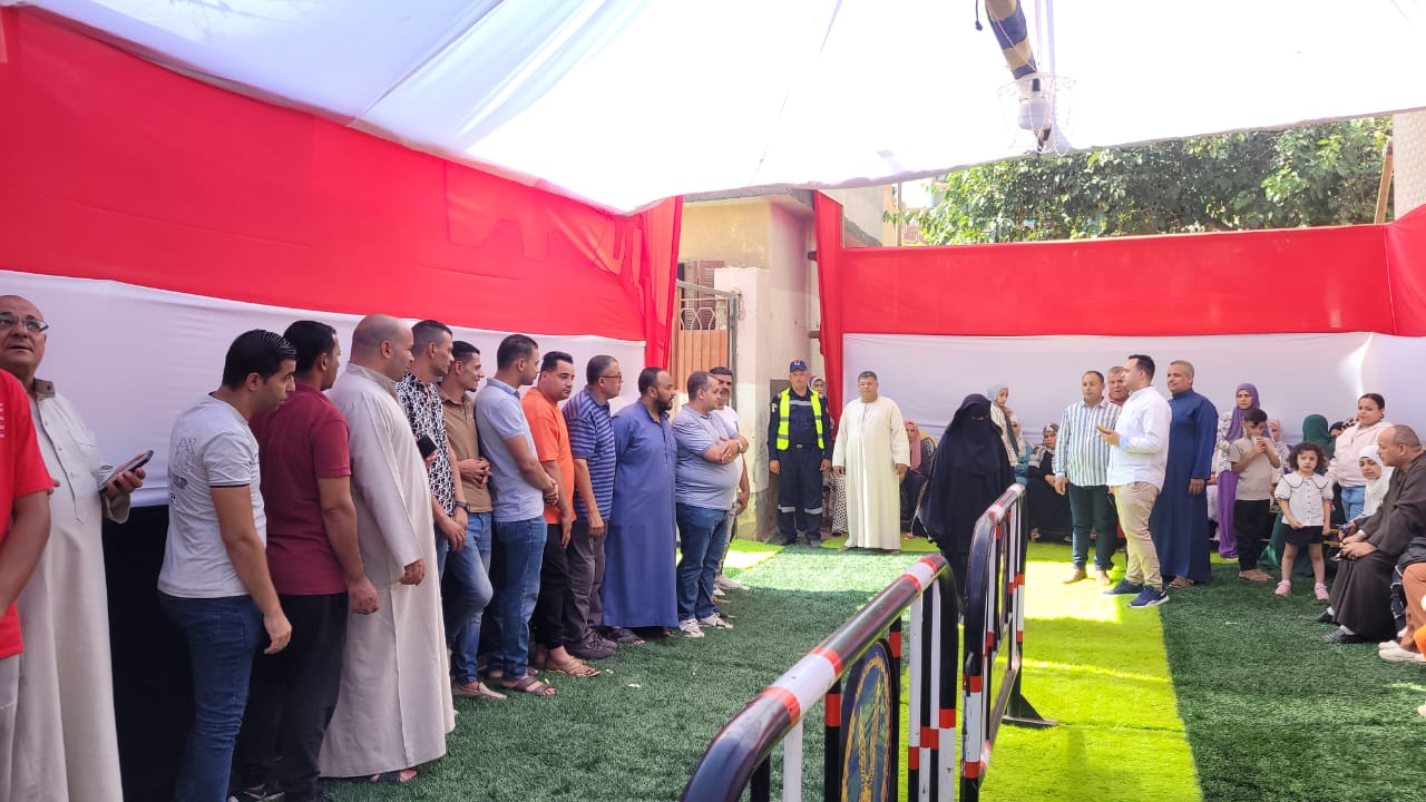 الطوابير أمام اللجنة