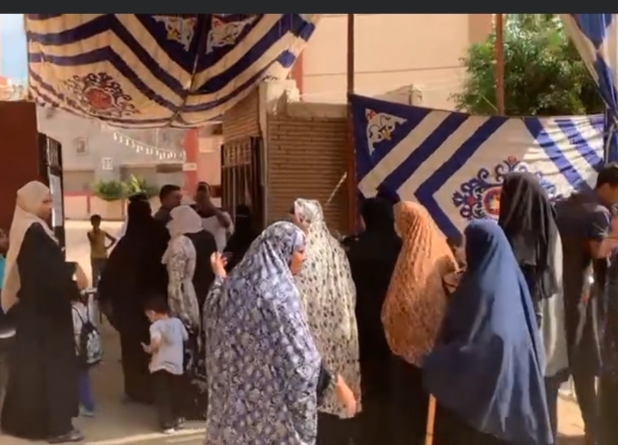 السيدات تشارك فى الانتخابات بدمياط السيدات تشارك فى الانتخابات بدمياط