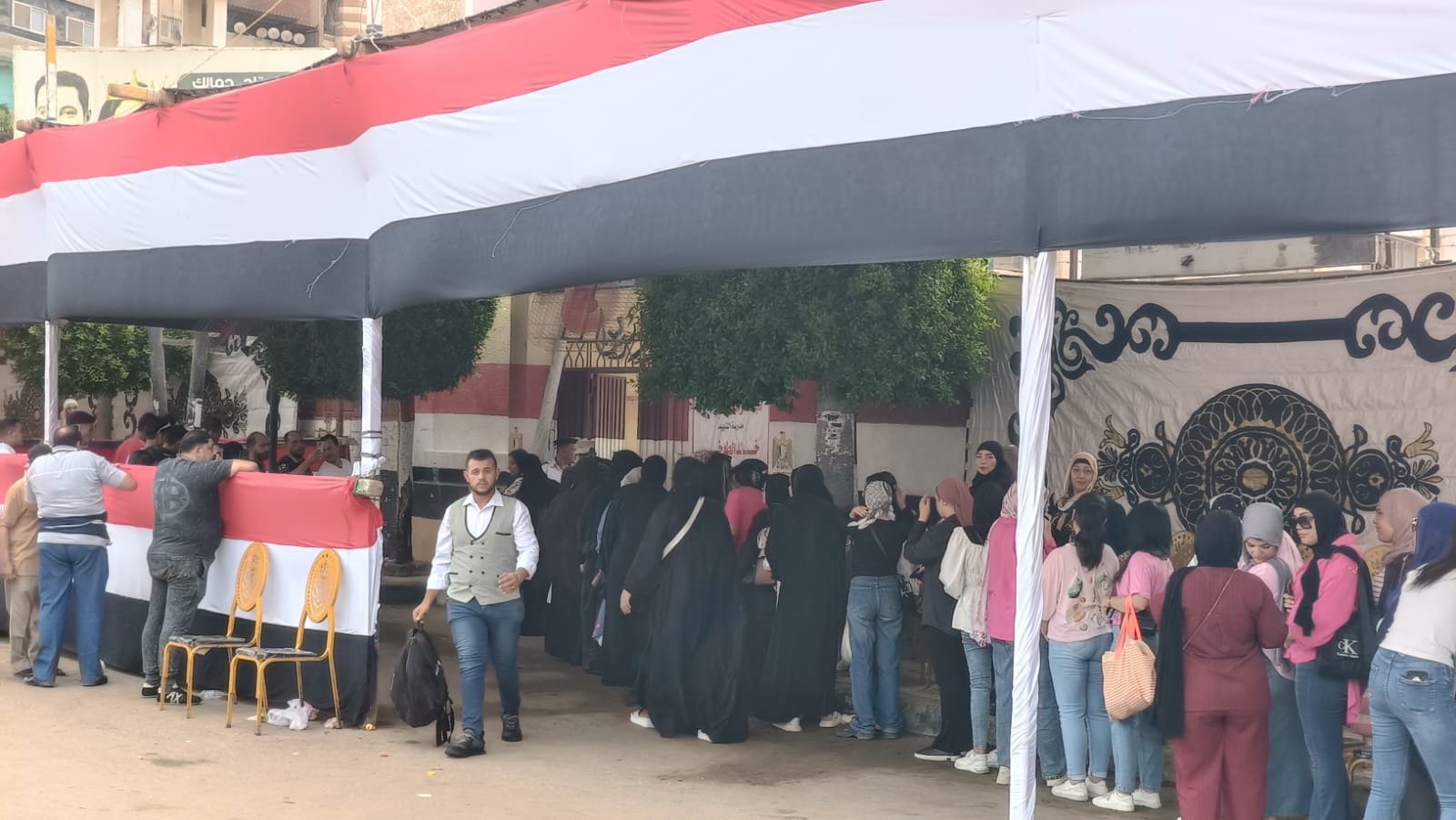 اقبال كبير من السيدات فى انتخابات الشيوخ بالدقهلية (2)