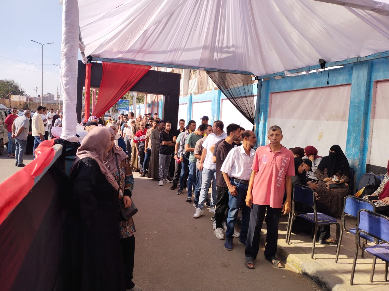 تزايد الإقبال على لجان التصويت بالقليوبية (1)