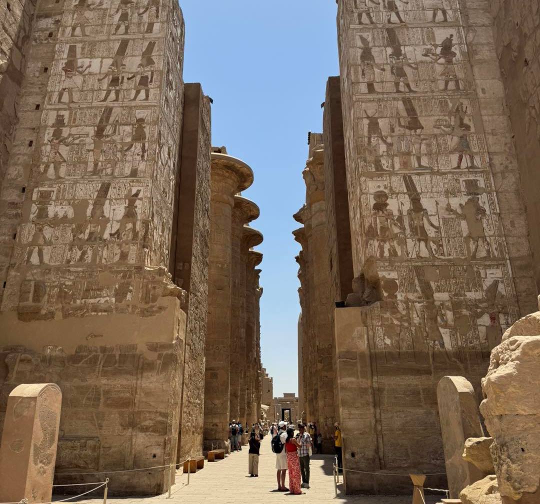 مدخل صالة الأعمدة الكبرى فى معابد الكرنك بالأقصر