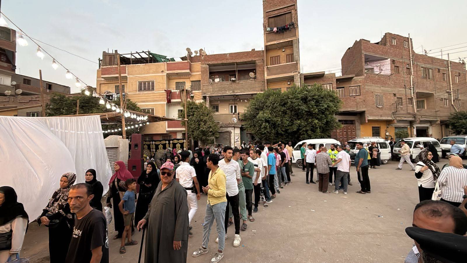 إقبال المواطنين قبل غلق لجان انتخابات مجلس الشيوخ بالقليوبية (4)