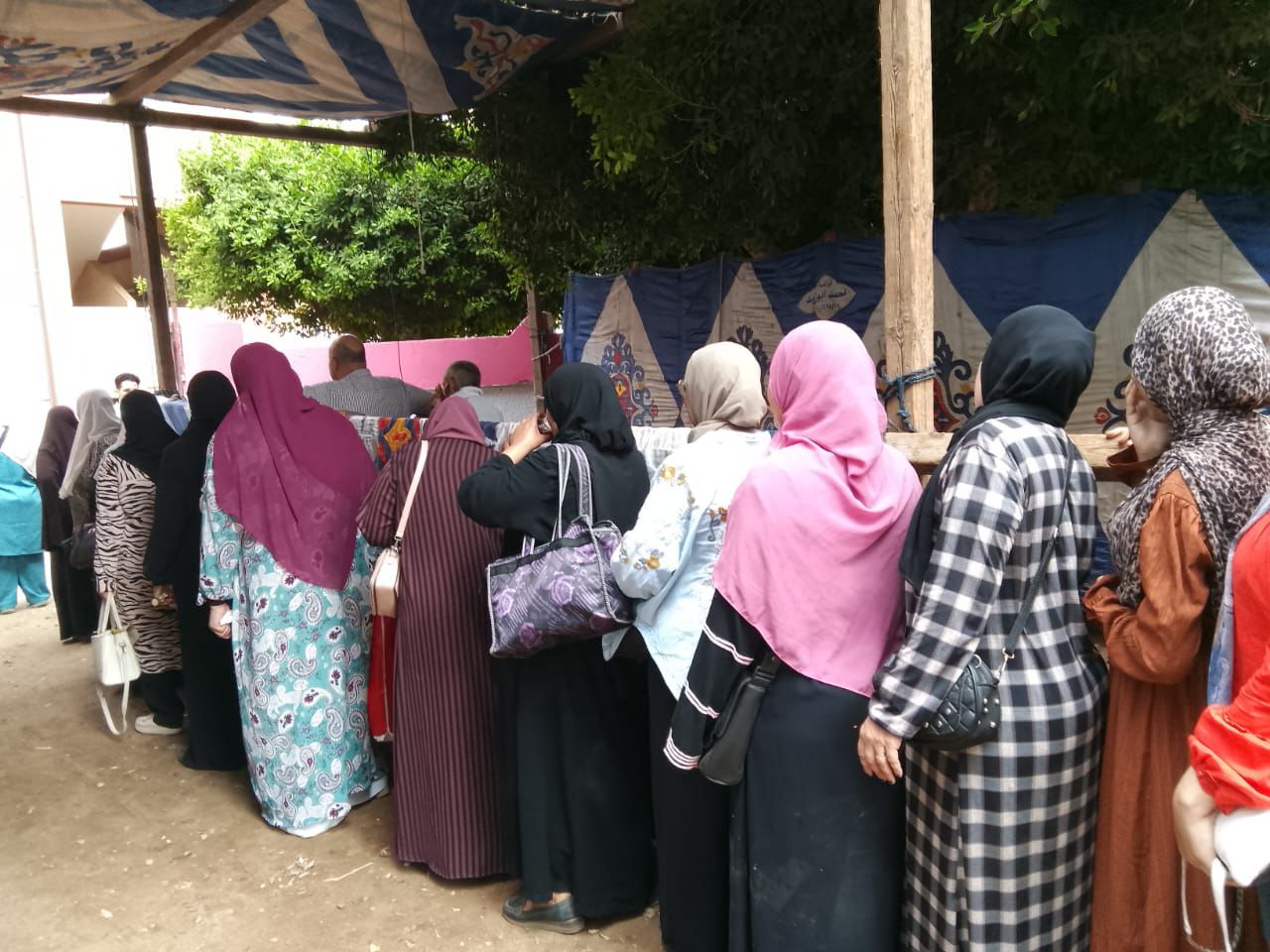 إقبال السيدات إقبال السيدات