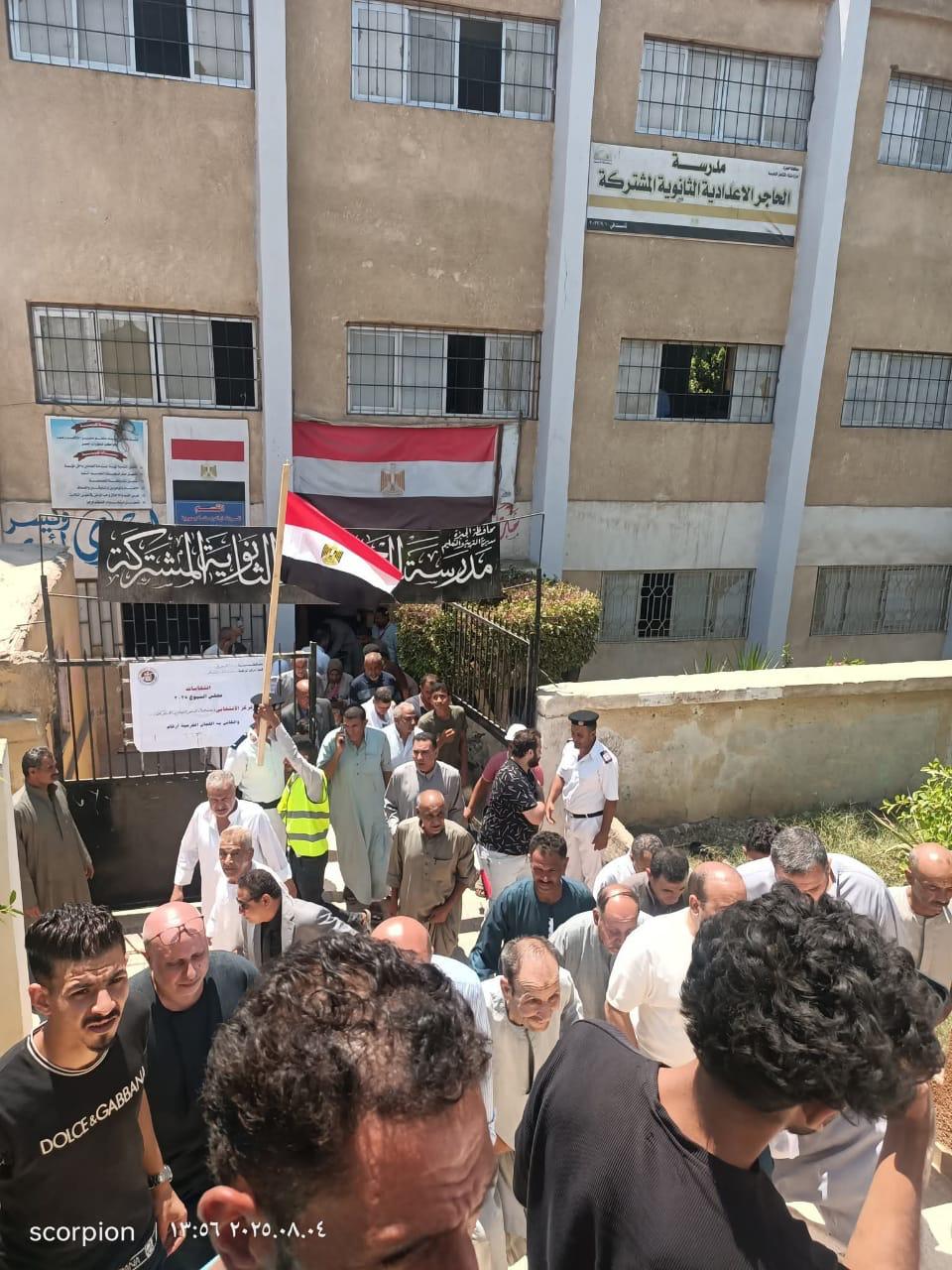 تزايد  توافد الناخبين  على اللجان 