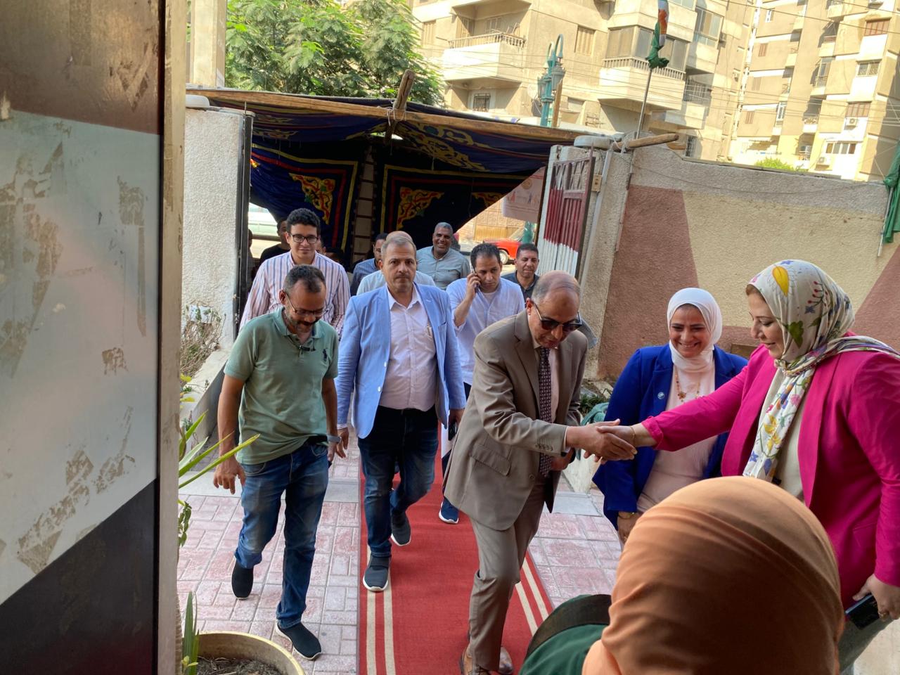 محافظ المنيا يتابع الانتخابات