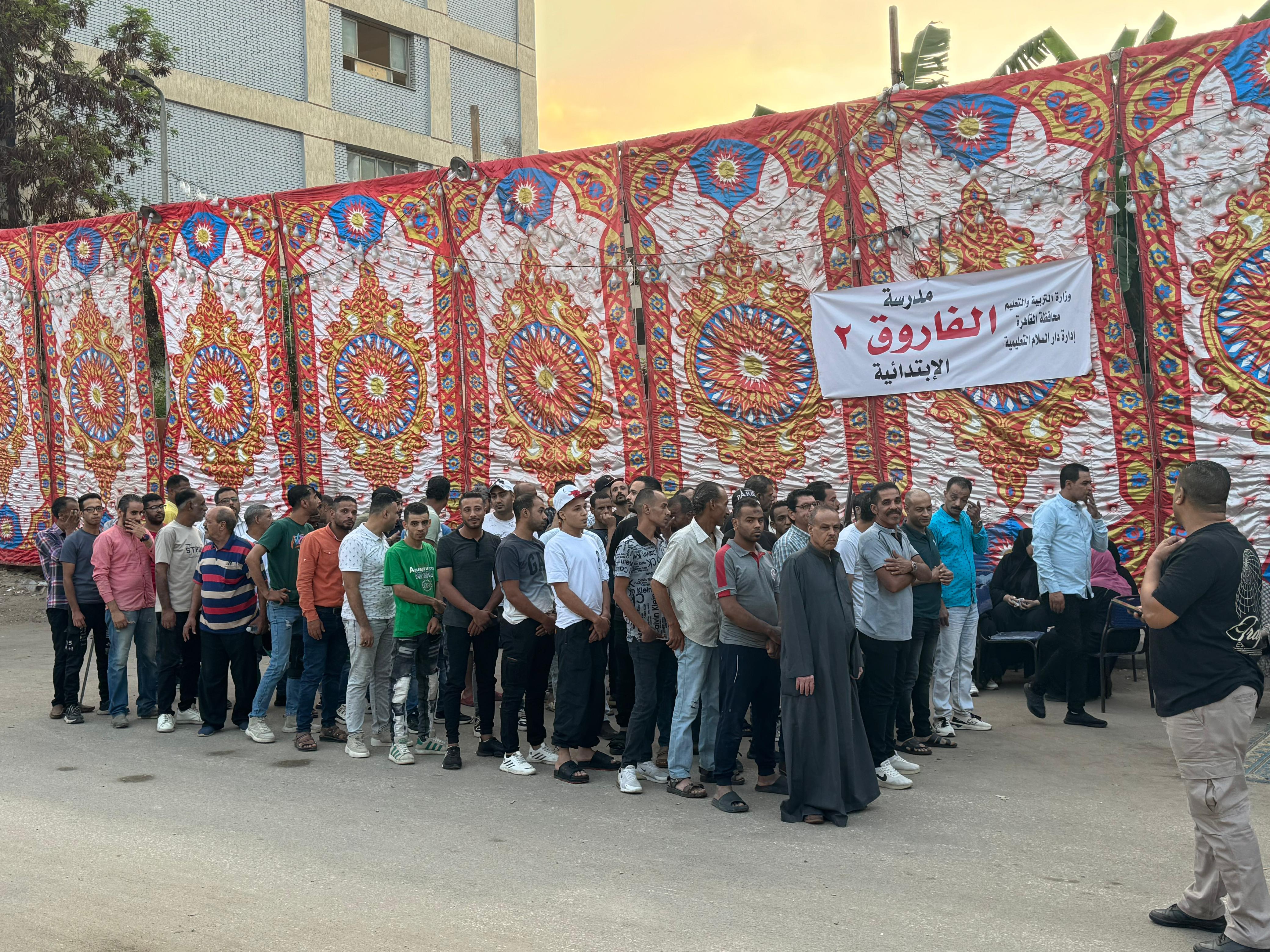 حشود الناخبين أمام مقار اللجان في دار السلام 5