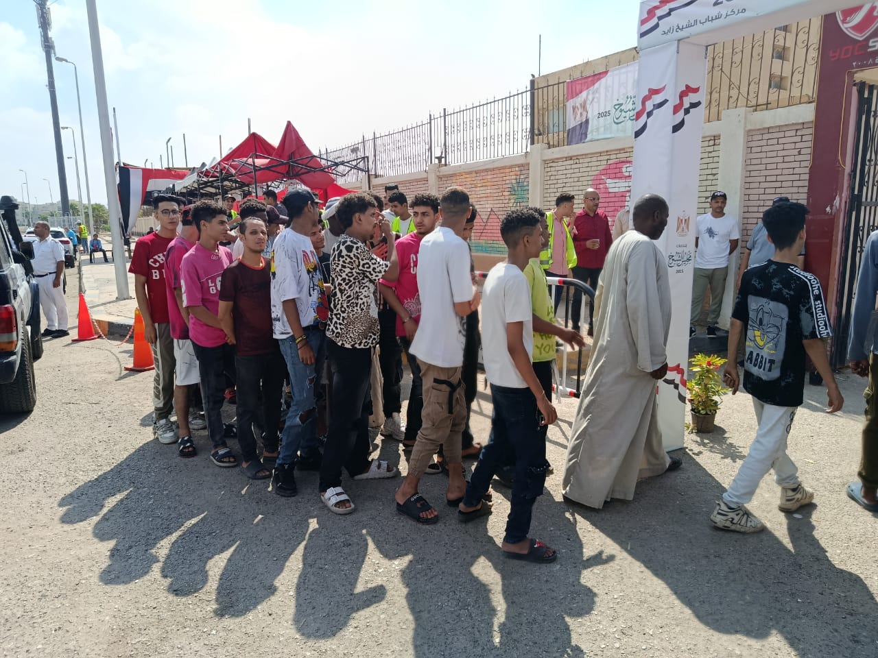 توافد شبابى