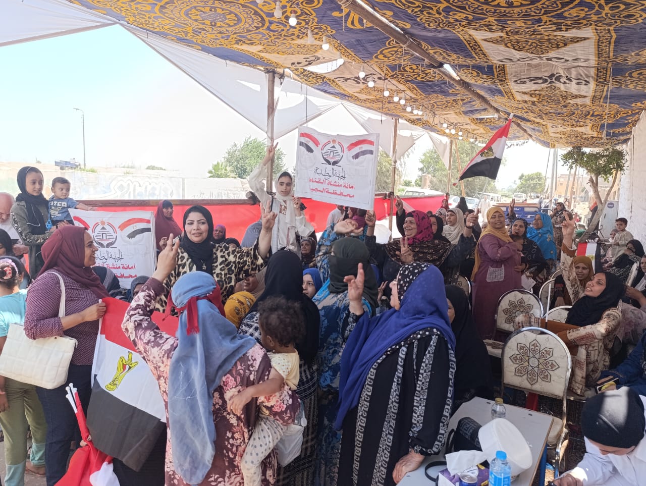 مشاركة النساء فى الانتخابات بالقناطر