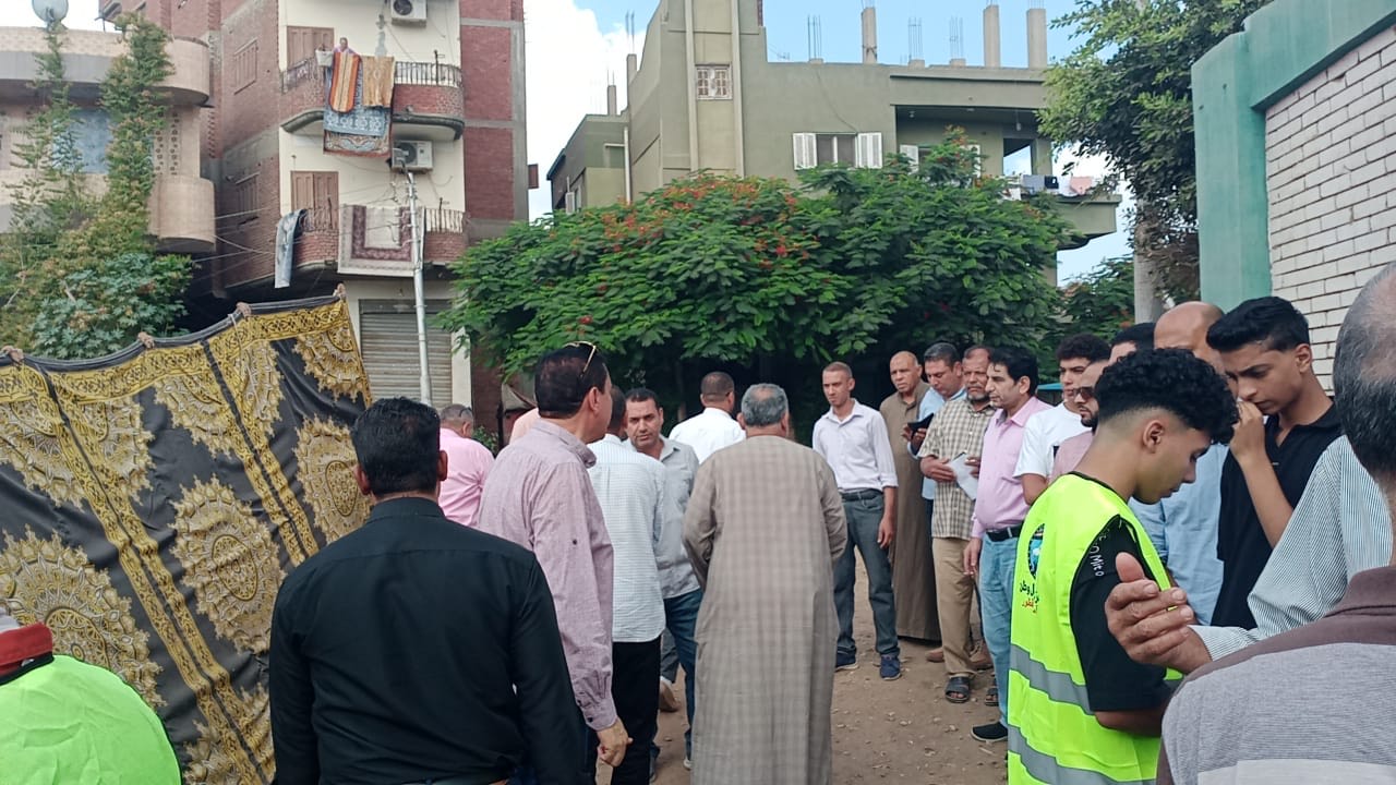 توافد الجمهور للادلاء بأصواتهم (2)