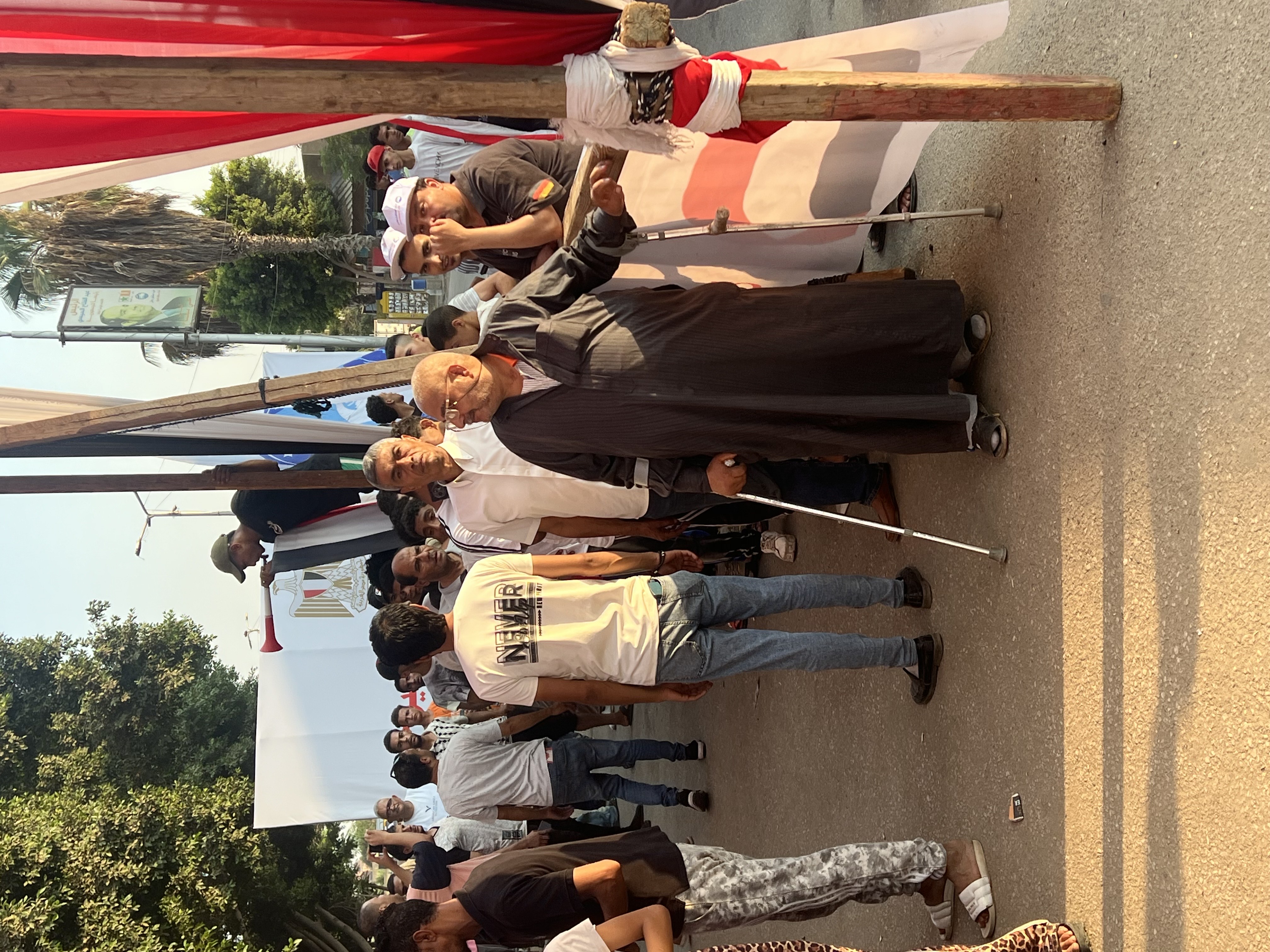 توافد المواطنين توافد المواطنين