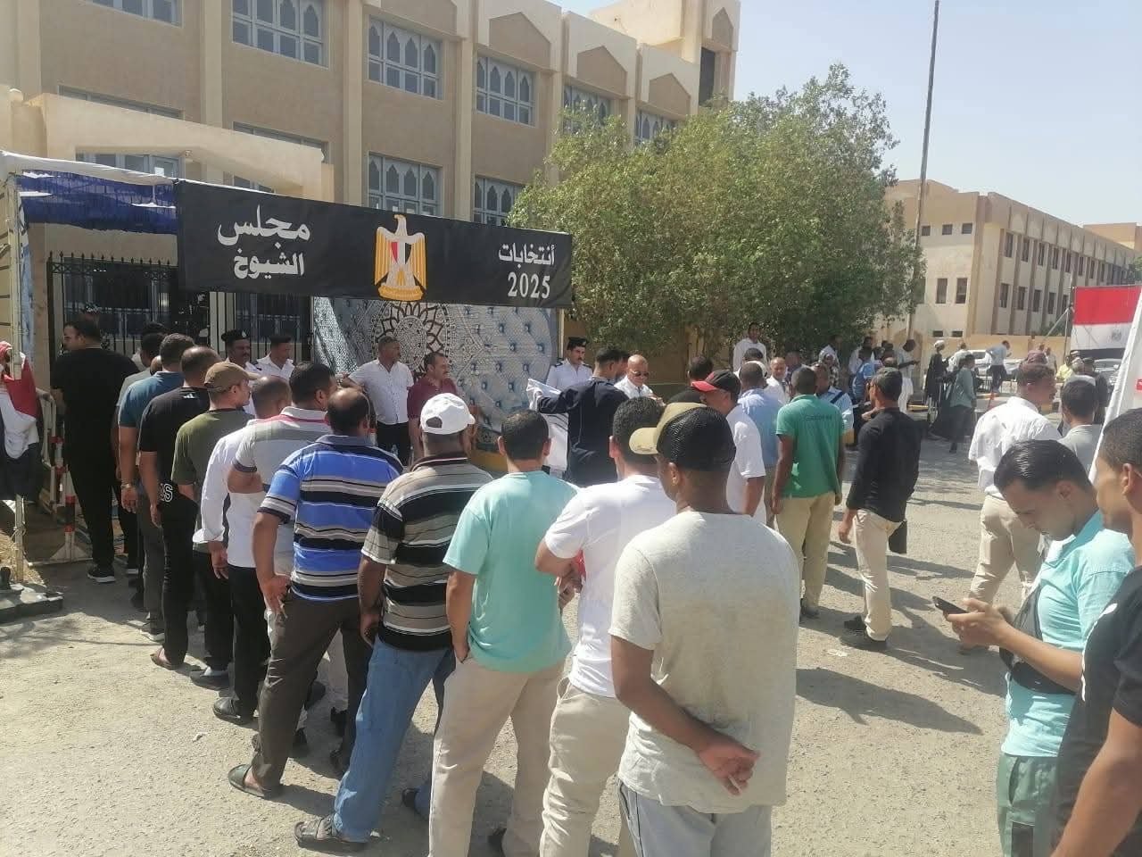 توافد المواطنين