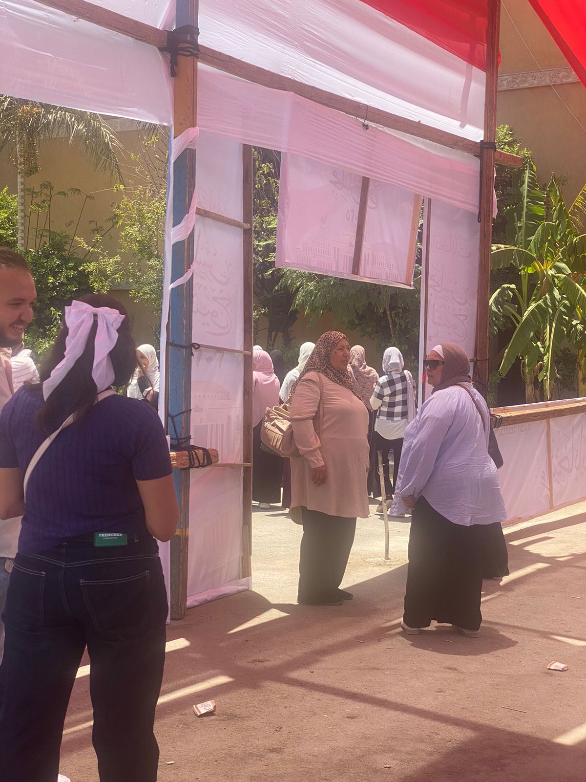 إقبال كبير من السيدات على لجنة نهضة مصر بانتخابات مجلس الشوري إقبال كبير من السيدات على لجنة نهضة مصر بانتخابات مجلس الشوري