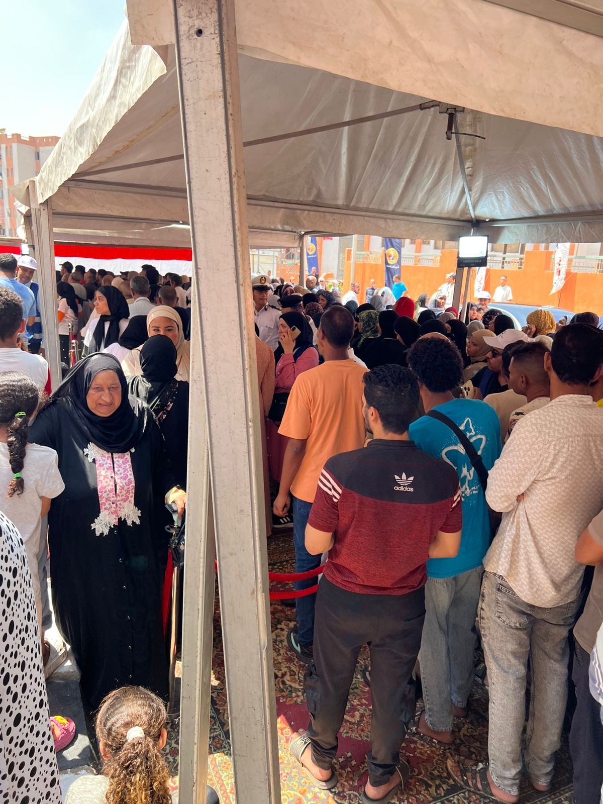 حضور مكثف للناخبين بلجان الأسمرات