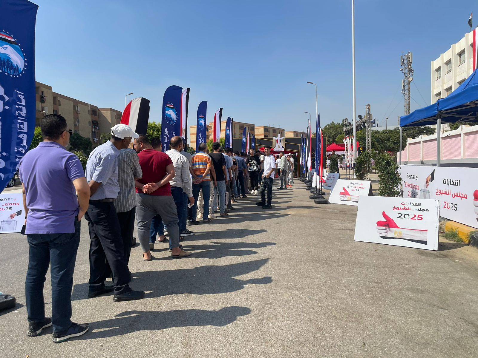 توافد الناخبين على لجان التجمع الخامس أول أيام انتخابات مجلس الشيوخ