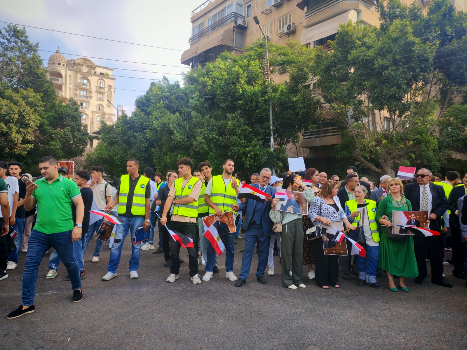 استقبال موكب الرئيس (1)