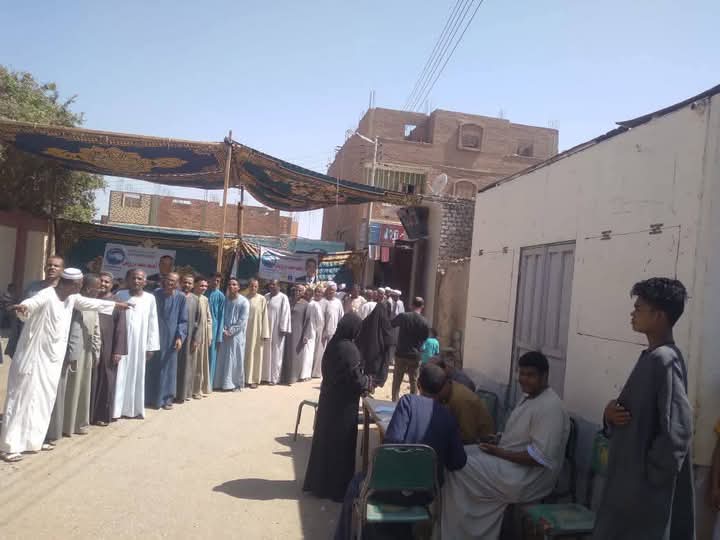 طوابير في كوم امبو بأسوان