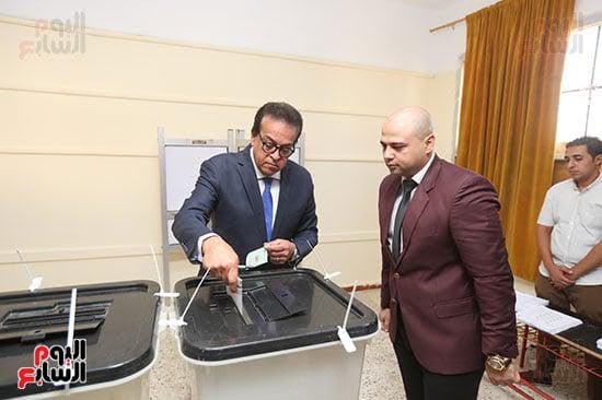 الدكتور خالد عبد الغفار نائب رئيس الوزراء وزير الصحة