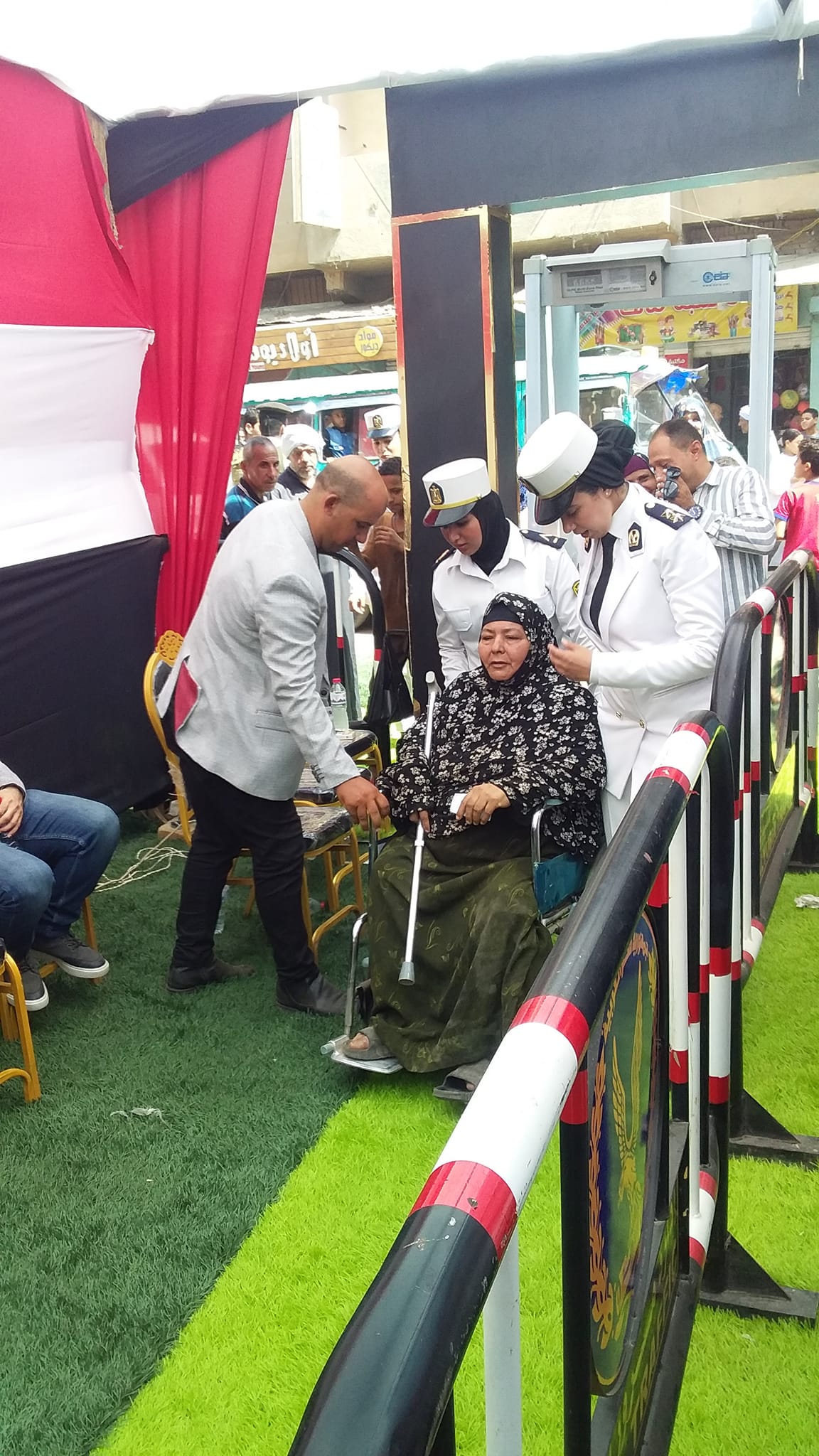 مساعدة كبار السن بلجان الانتخابات