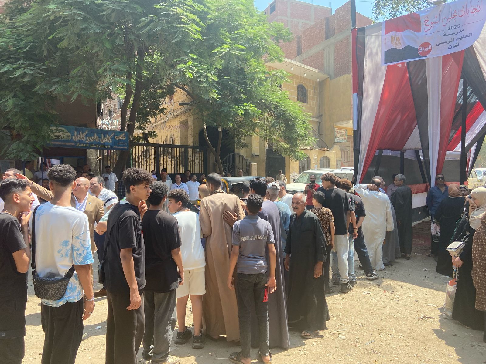 لجنة الوراق