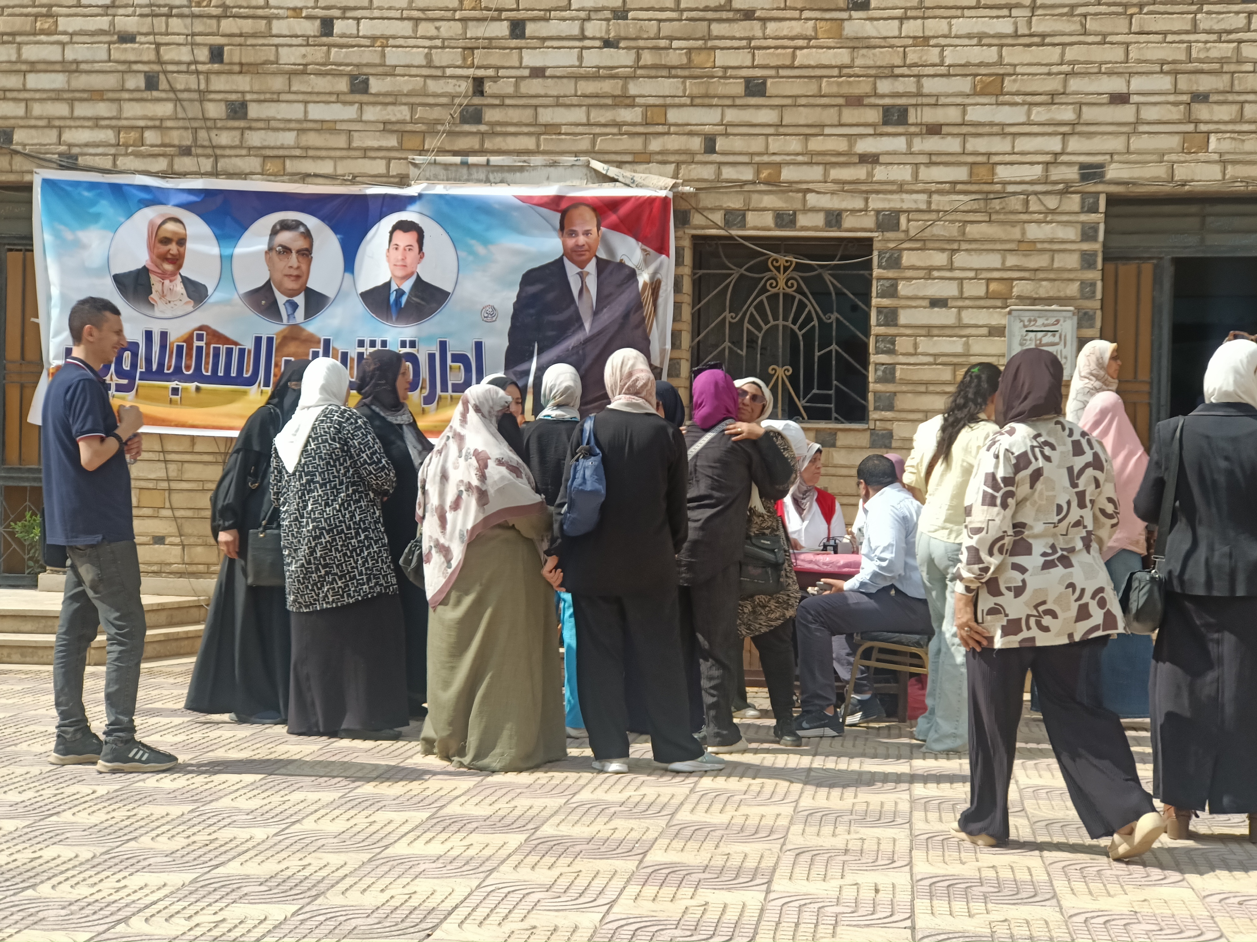 اقبال كبير من السيدات فى انتخابات الشيوخ بالدقهلية (7)