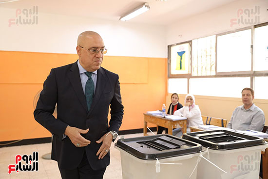 عاصم الجزار رئيس حزب الجبهة الوطنية (7)